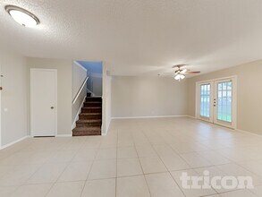 4827 Fern Lake in San Antonio, TX - Building Photo - Building Photo