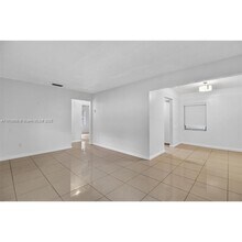 2744 SW 23rd Ter in Miami, FL - Building Photo - Building Photo