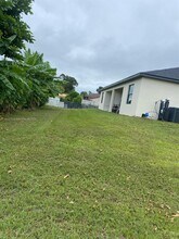 4660-4662 26th St SW in Lehigh Acres, FL - Foto de edificio - Building Photo