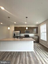 26 Telluride Wy in Charles Town, WV - Building Photo - Building Photo