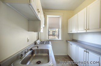 1144 Commonwealth Ave in Boston, MA - Building Photo - Building Photo