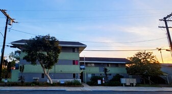 Redwood Terrace in San Diego, CA - Building Photo