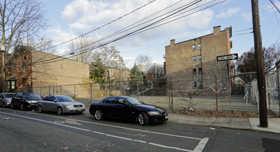 Esjay in Jersey City, NJ - Building Photo - Building Photo