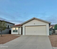 1470 Senda Del Sol Ln in El Paso, TX - Building Photo