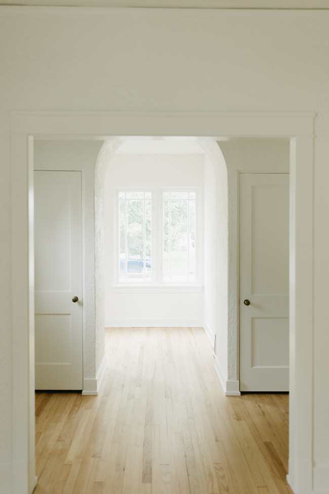 property at 224 E 9th St