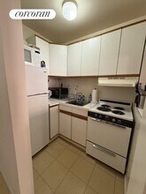 524 W 50th St in New York, NY - Building Photo - Building Photo