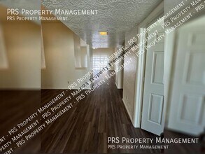 7701 S Heather Dr in Tempe, AZ - Building Photo - Building Photo