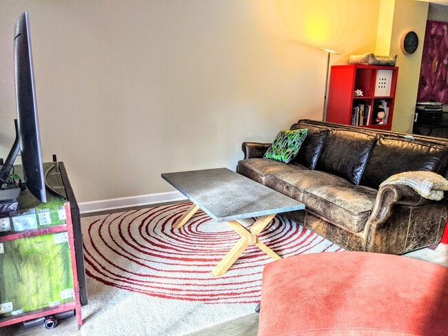 70 W Huron St, Unit 1007 in Chicago, IL - Foto de edificio - Building Photo