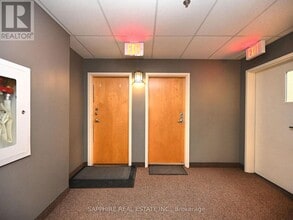 459 Kerr St in Oakville, ON - Building Photo - Building Photo