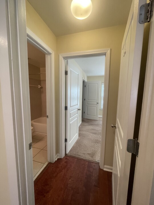 3831 Cherokee Woods Way, Unit 206 in Knoxville, TN - Building Photo