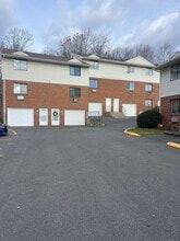 515 Scott Rd in Waterbury, CT - Building Photo - Building Photo