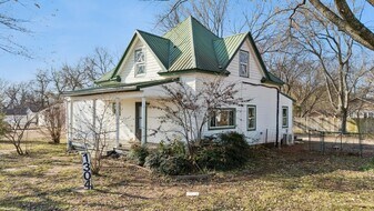 1304 S Husband St in Stillwater, OK - Building Photo