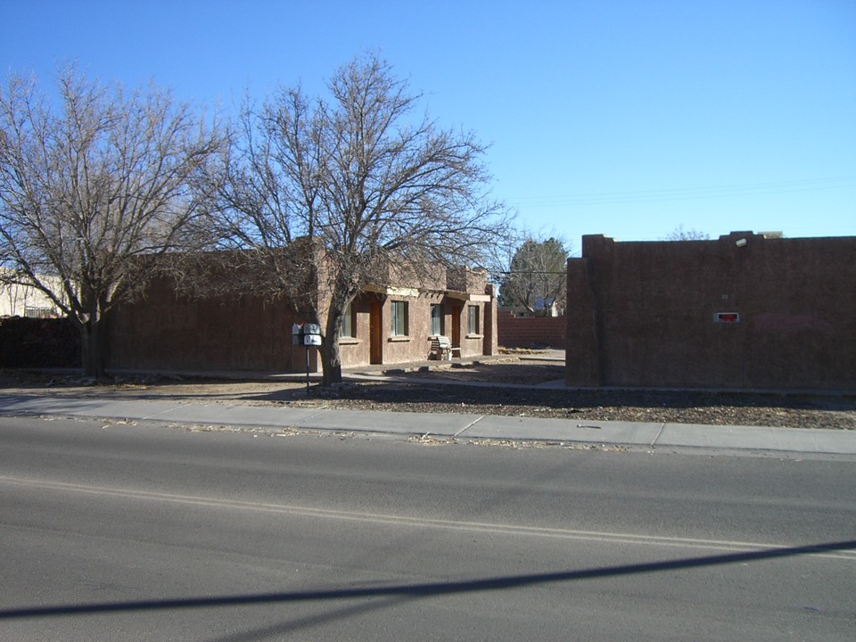 423 Columbus Rd in Deming, NM - Building Photo