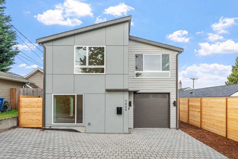 7904 20th Ave SW in Seattle, WA - Foto de edificio