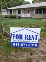 4872 Elmwood St in Norton Shores, MI - Building Photo