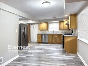 116 Saunders Station Rd in Trafford, PA - Building Photo - Building Photo