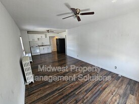 810 E 8th St in Anderson, IN - Building Photo