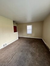 738 West St in Niles, OH - Building Photo - Building Photo