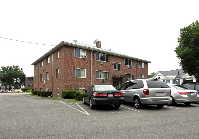 195 Salem St in Medford, MA - Foto de edificio - Building Photo