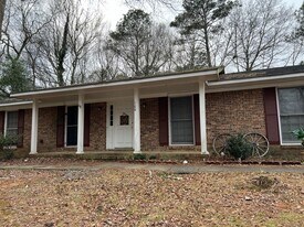 100-102 Oak St in Auburn, AL - Building Photo