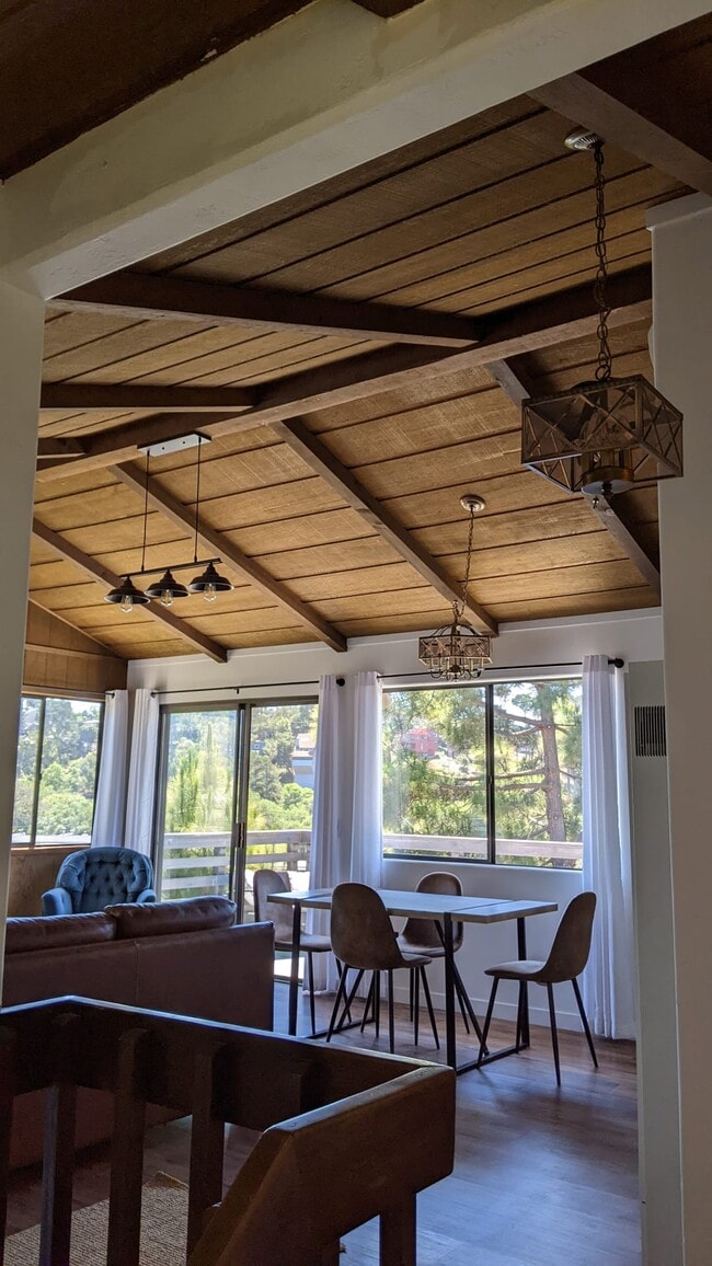 5519 Sunbury Ave in Cambria, CA - Building Photo - Building Photo
