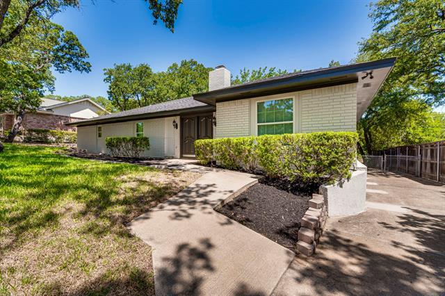 3403 Sheffield Dr in Arlington, TX - Building Photo