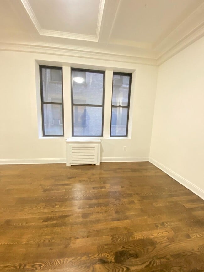 200 W 58th St in New York, NY - Foto de edificio - Building Photo