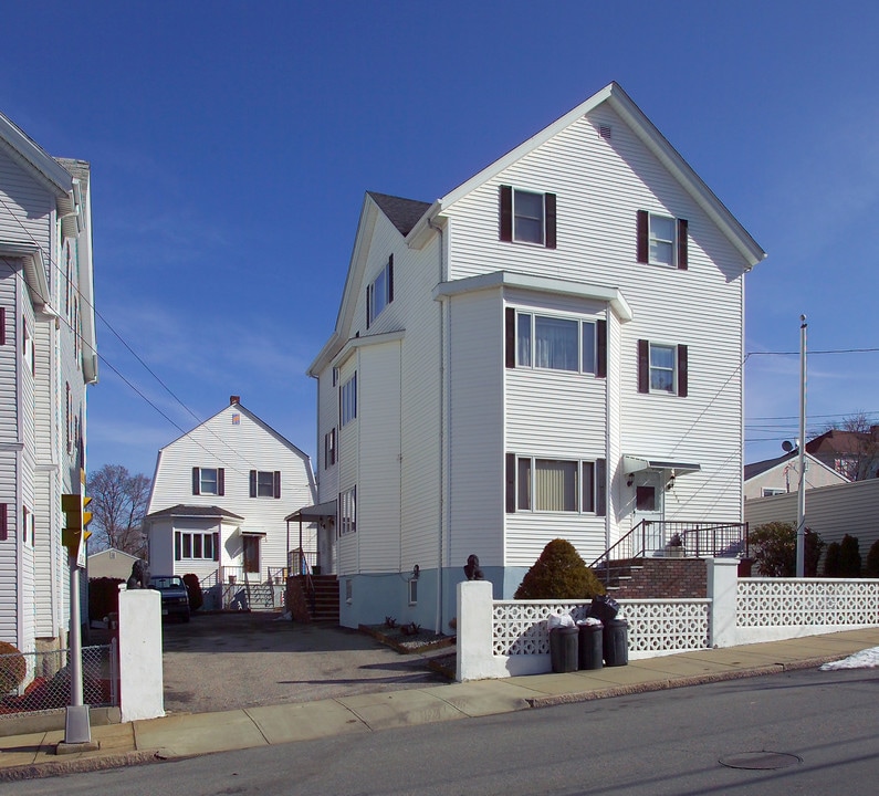 352-354 Sprague St in Fall River, MA - Building Photo