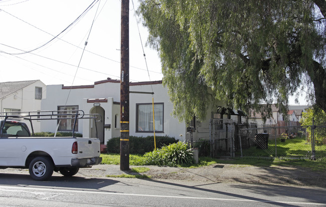 21833-21843 Meekland Ave in Hayward, CA - Building Photo - Building Photo