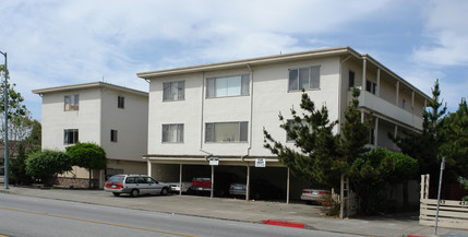 477 Apartments in San Leandro, CA - Building Photo - Building Photo