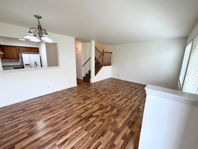 652 Lincoln Station Dr in Oswego, IL - Building Photo - Building Photo