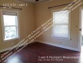 4311 V St-Unit -unit 2 in Sacramento, CA - Building Photo - Building Photo