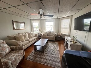 17 Edmands St, Unit 2 in Somerville, MA - Foto de edificio - Building Photo