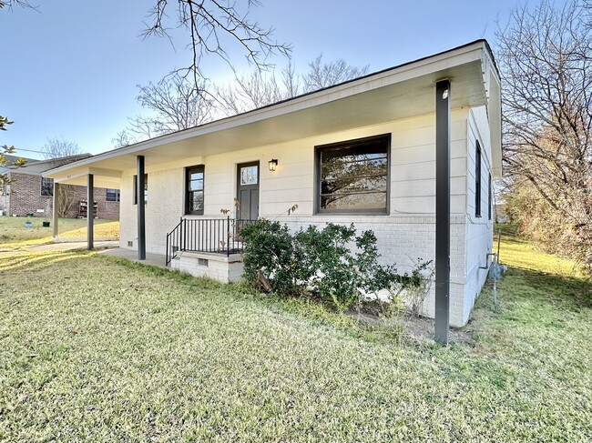 922 Lynden Blvd in Tupelo, MS - Foto de edificio - Building Photo