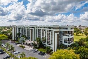 Horizon of Invarrary Condominiums in Lauderhill, FL - Building Photo