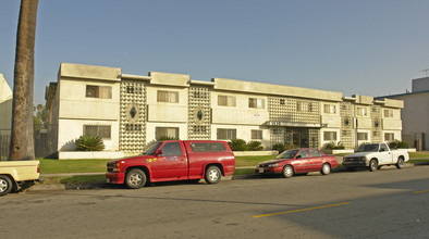 1530 S Gramercy Pl in Los Angeles, CA - Building Photo - Building Photo