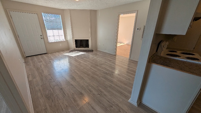 8271 Ned Ave in Baton Rouge, LA - Foto de edificio - Building Photo