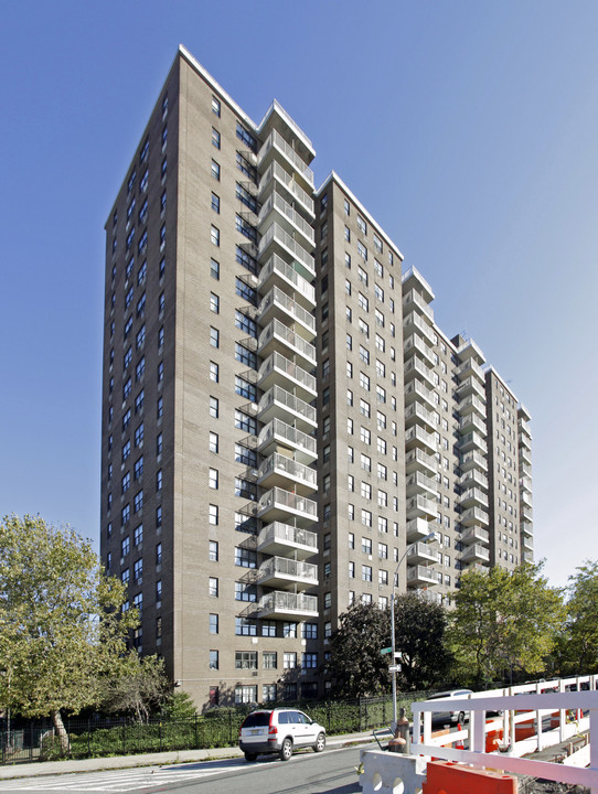 Hazel Towers in Bronx, NY - Building Photo