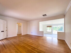 6606 Balcom Ave in Los Angeles, CA - Building Photo - Building Photo