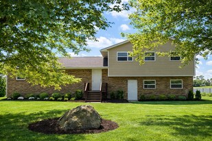 940 Piper Rd in Mansfield, OH - Building Photo