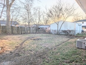 200 E Jean St in Walnut Grove, MO - Foto de edificio - Building Photo