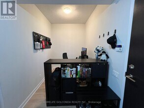 5168 Yonge St in Toronto, ON - Building Photo - Building Photo