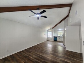 431 Geneva Dr in Oviedo, FL - Foto de edificio - Building Photo