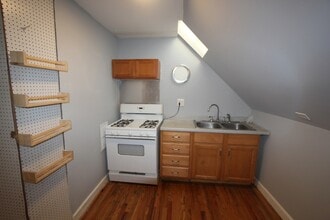2963 W Nelson St, Unit 3 in Chicago, IL - Building Photo - Building Photo