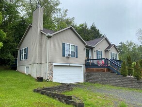 97 Pleasant View Dr in Tannersville, NY - Building Photo - Building Photo