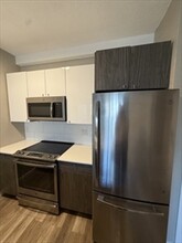 50 Evergreen St, Unit 11 in Boston, MA - Building Photo - Building Photo