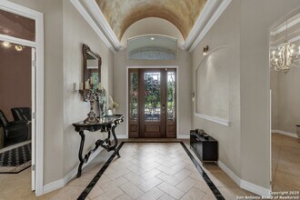 9752 Trophy Oaks Dr in Garden Ridge, TX - Foto de edificio - Building Photo