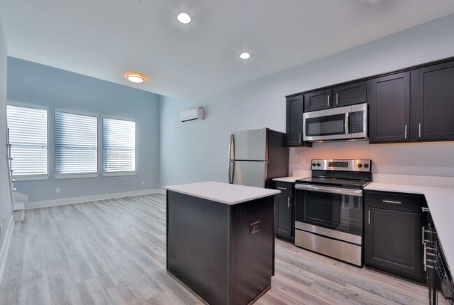 property at 715 W 13th St