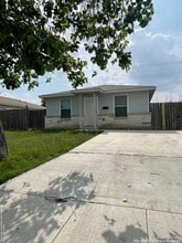207 Carranza St in San Antonio, TX - Building Photo - Building Photo