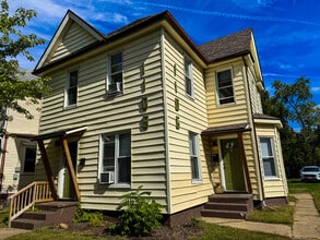 1106 Portage Ave in South Bend, IN - Building Photo - Building Photo